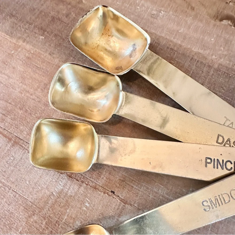 Stainless Steel Measuring Spoons Brass Finish Petina Pinch Dash Tad Smidgen  NWT
